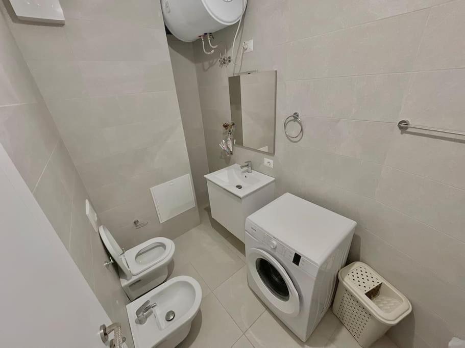 Coral Apartment - City Center Тирана Екстериор снимка